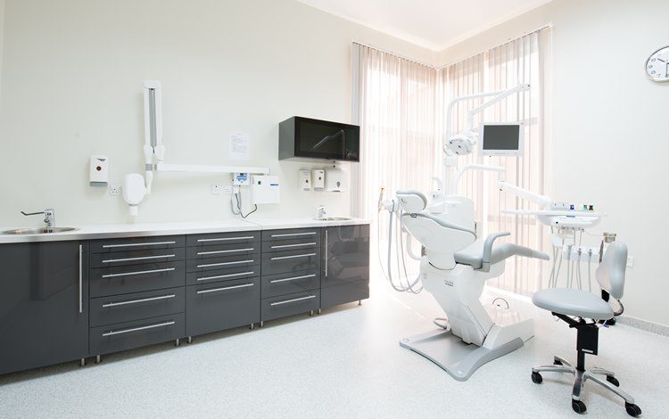 smilerite dental clinic room2